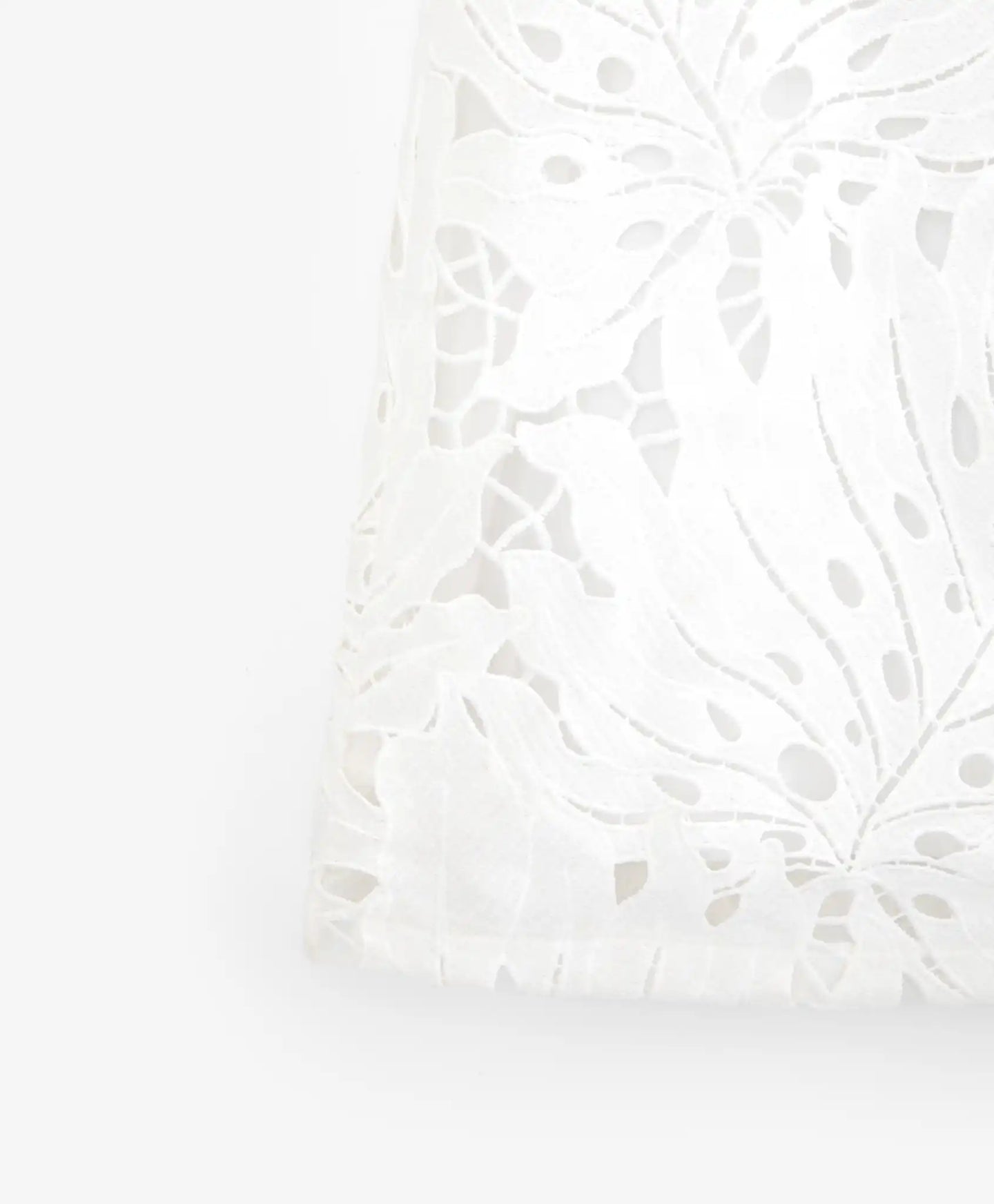 Bluză albă din dantelă, fără mâneci Gulliver