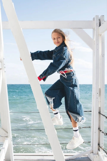 Cămașă largă cu umăr căzut și detalii prelungite pe spate, albă, Gulliver