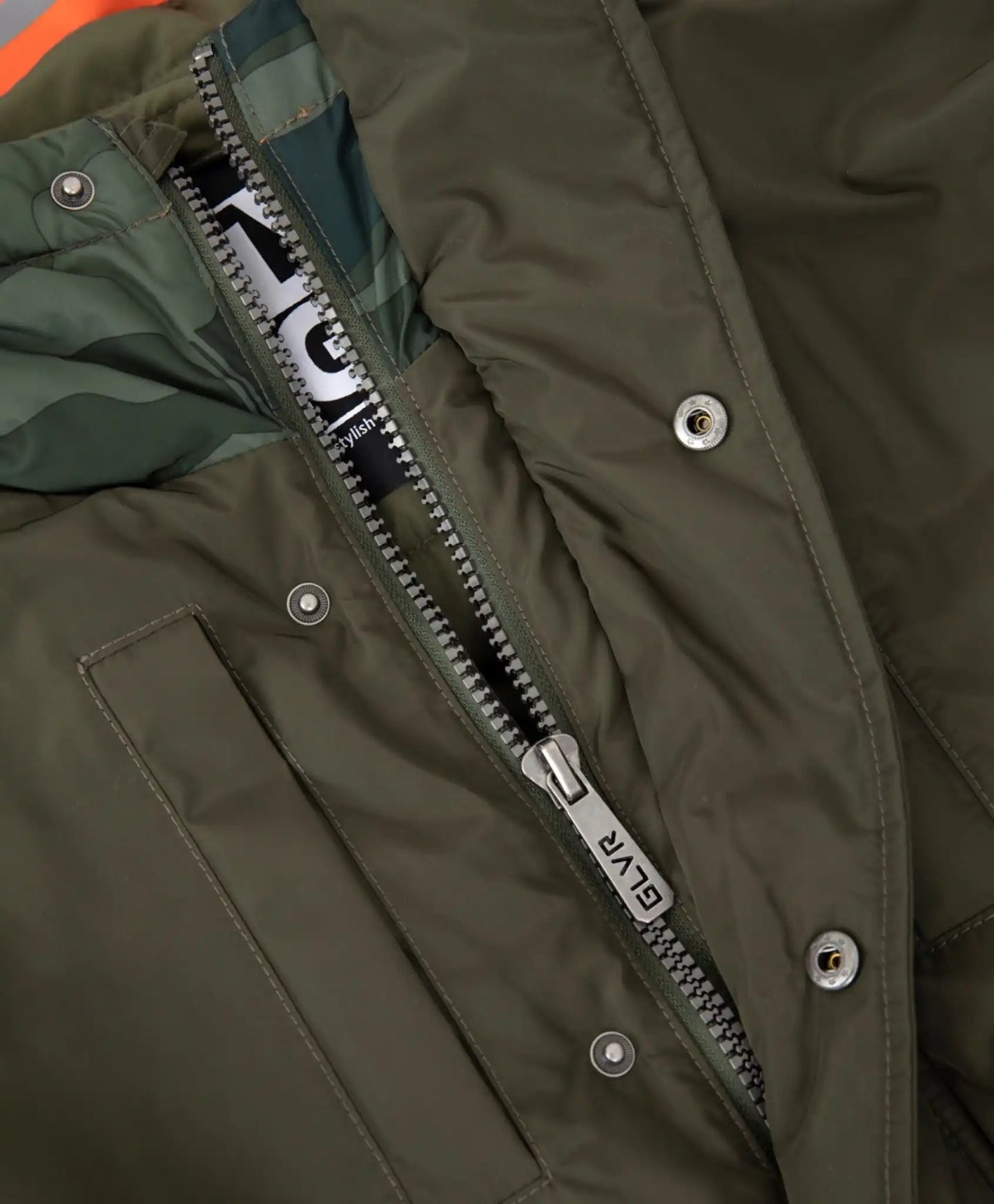 Parka cu imprimeu de camuflaj și elemente reflectorizante de la Gulliver