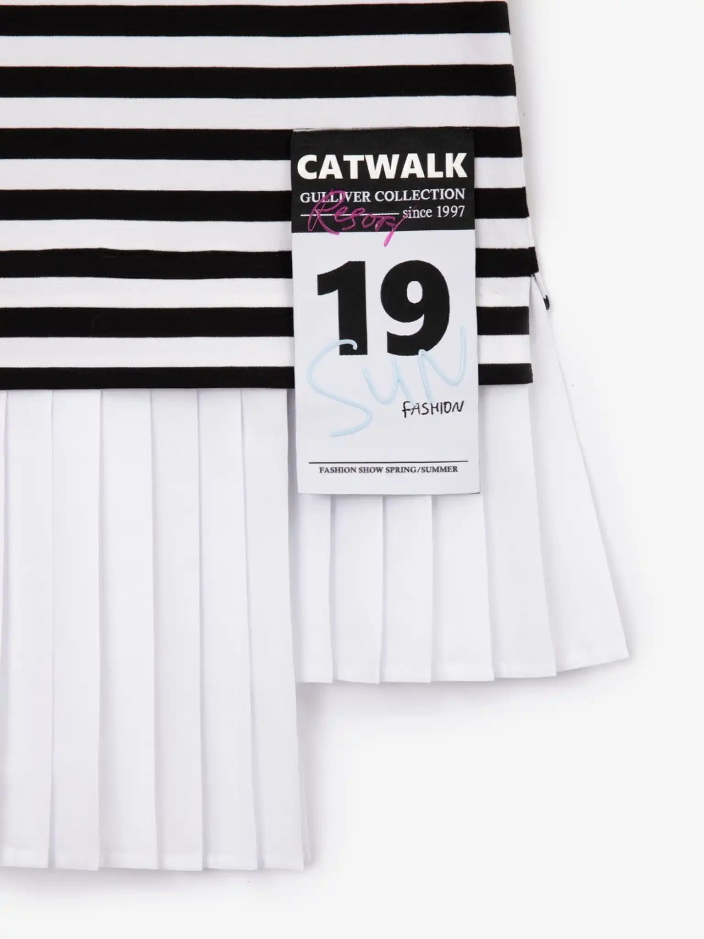 Rochie bazată pe o combinație de tricot și material textil de la Gulliver