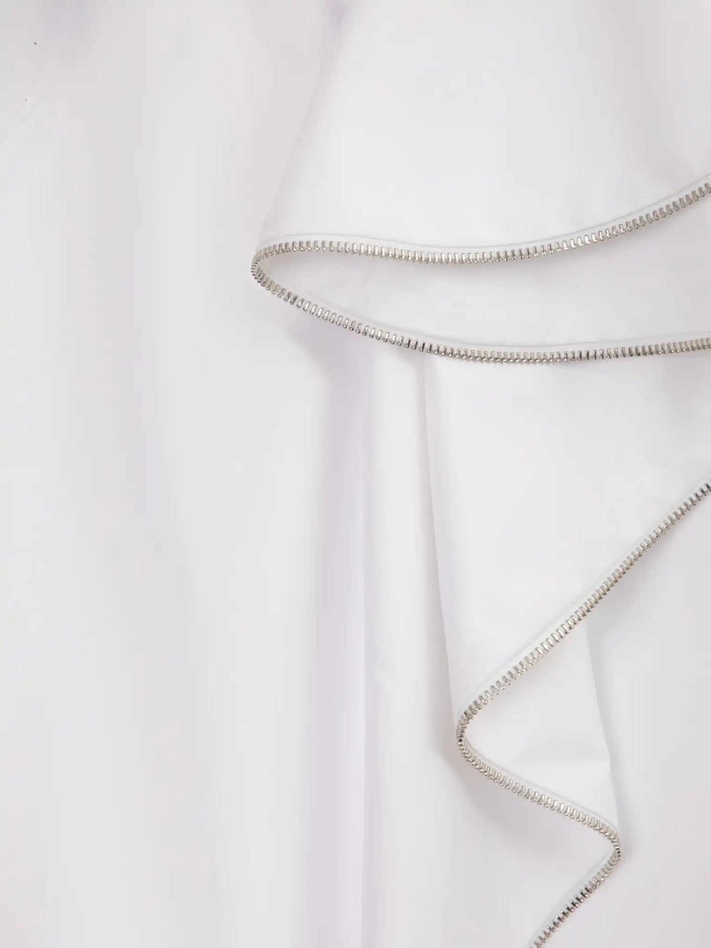 Rochie cu formă de tunică și croială arhitecturală de la Gulliver