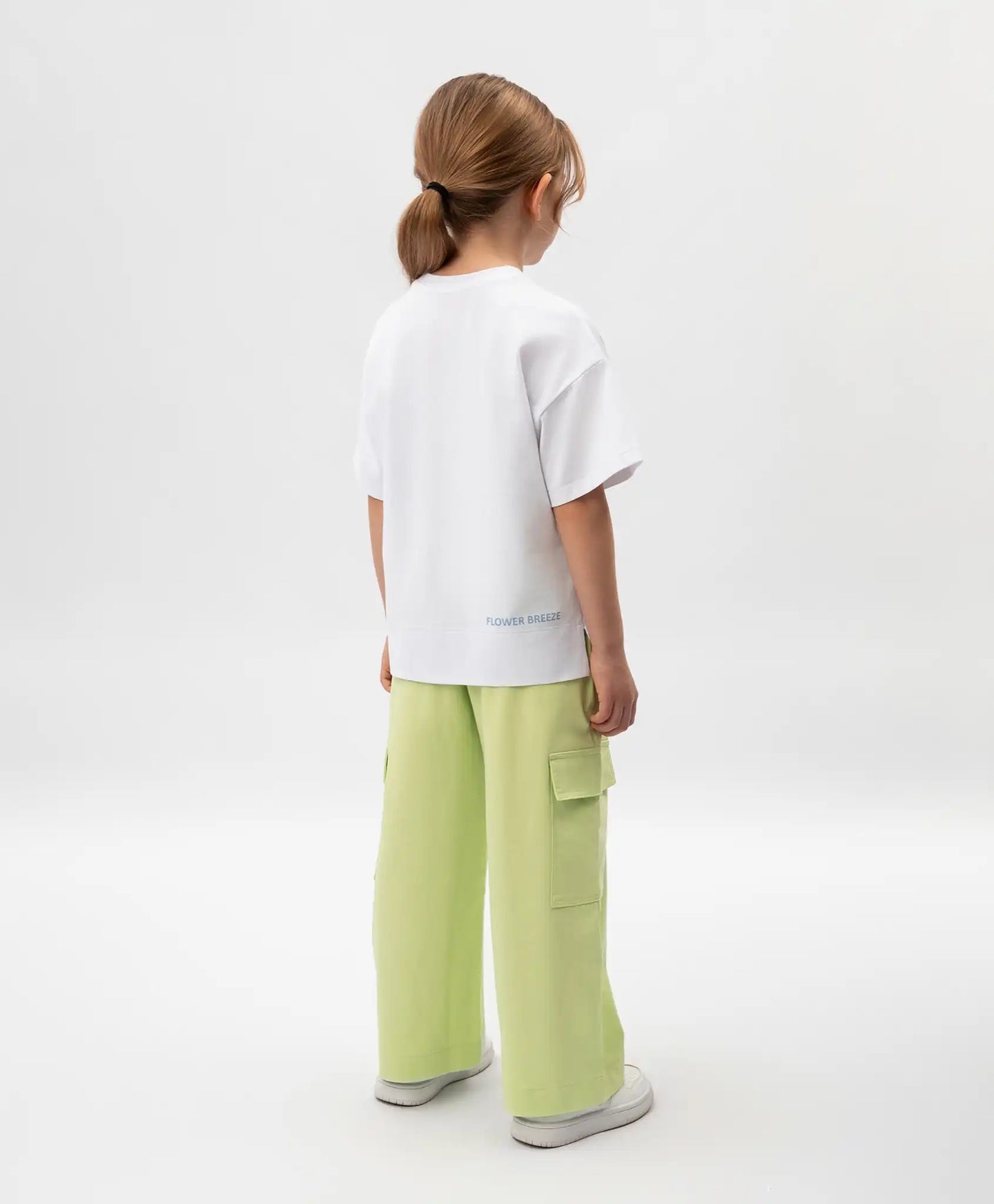 Tricou pentru fată cu imprimeu floral și decorațiune cu paiete, alb, Gulliver