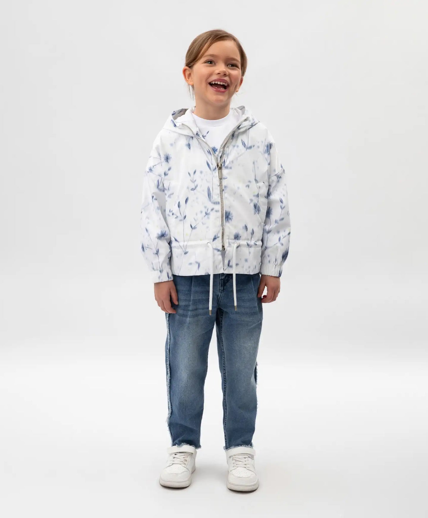 Jachetă pentru fată din material matlasat, cu imprimeu floral, albă, Gulliver