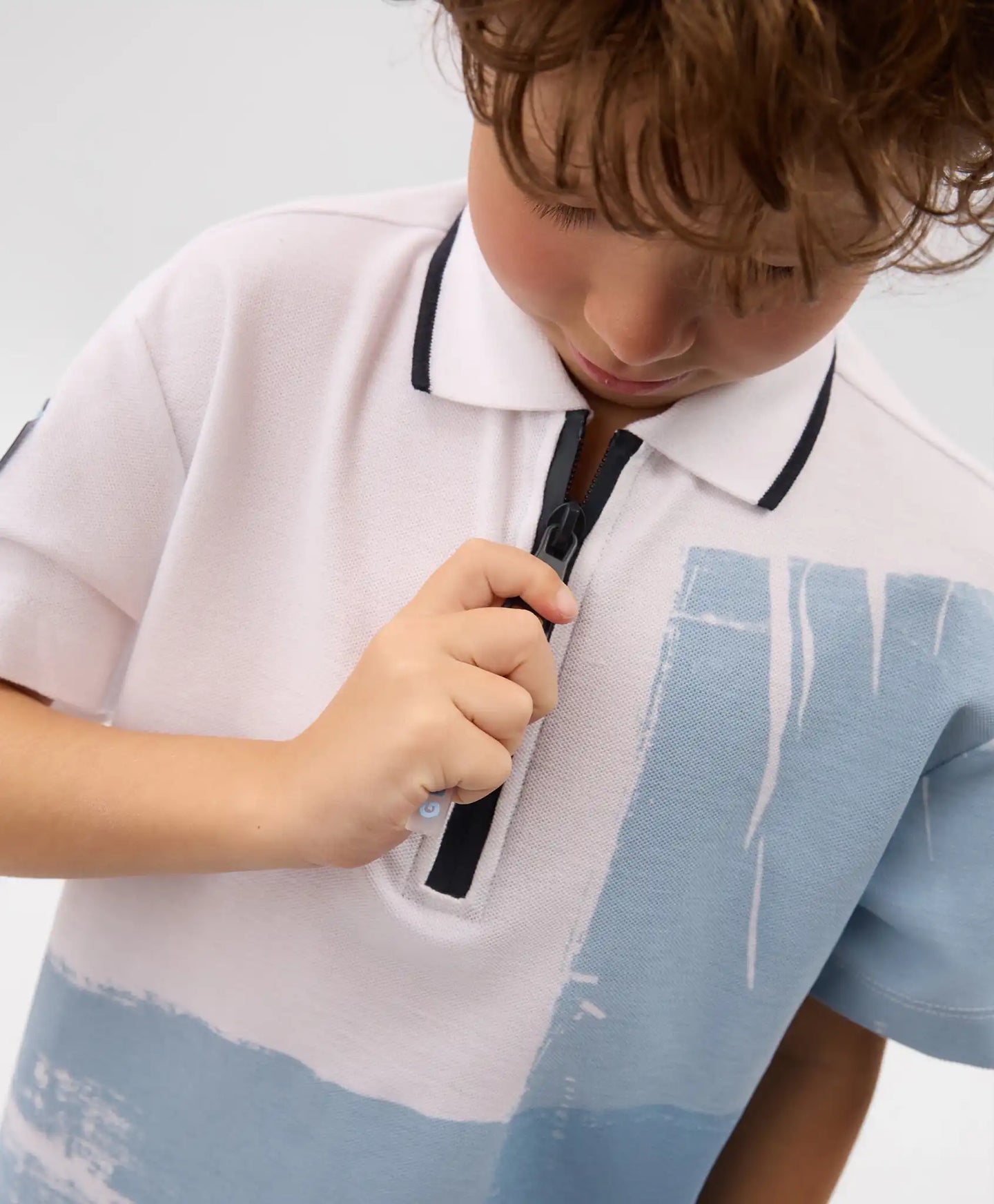 Polo cu mânecă scurtă pentru băiat, alb, cu imprimeu din pique, Gulliver