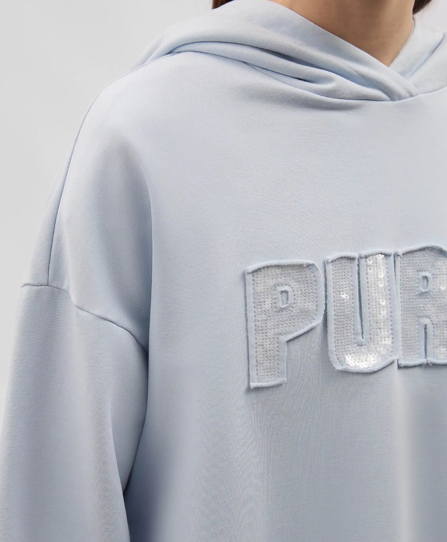 Hanorac cu glugă pentru fete cu siluetă moderat oversized și decorație din paiete transparente albastre Gulliver