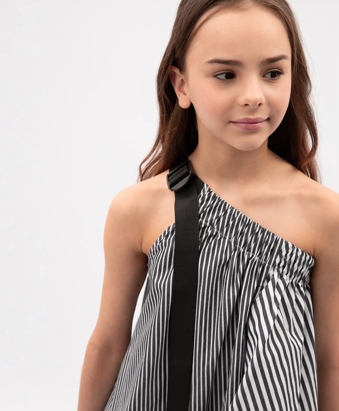 Sărafan textil pentru copii, cu croi asimetric și un umăr descoperit, combinat, Gulliver.