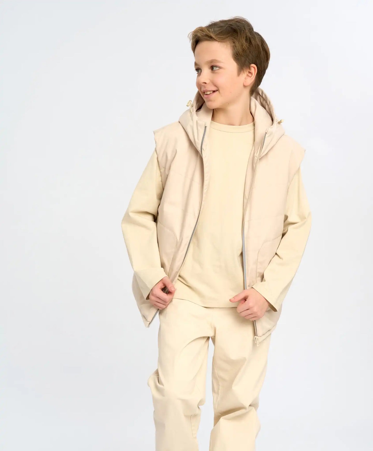 Vestă izolată pentru copii, cu glugă, alb-lăptos, Button Blue