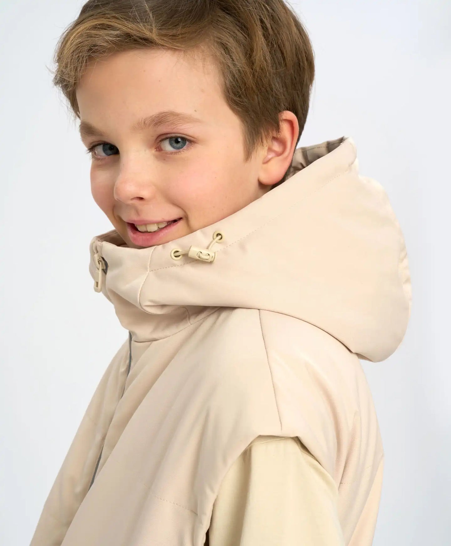 Vestă izolată pentru copii, cu glugă, alb-lăptos, Button Blue