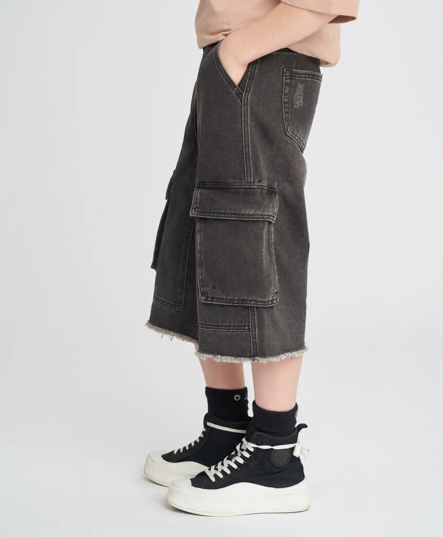 Bermude din denim pentru copii, gri, cu tiv rupt, Button Blue