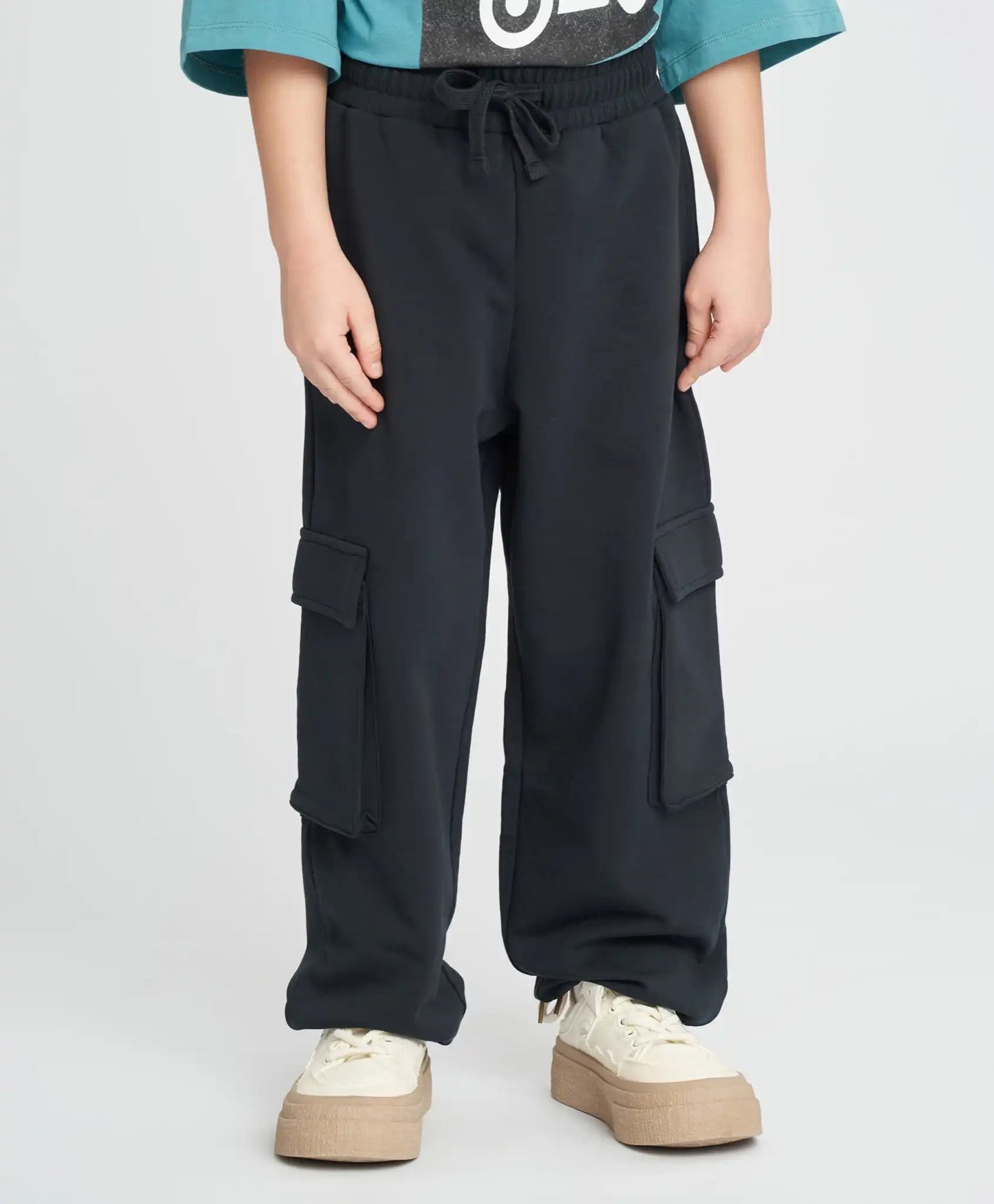 Joggeri cargo pentru copii, negri, cu buzunare, Button Blue