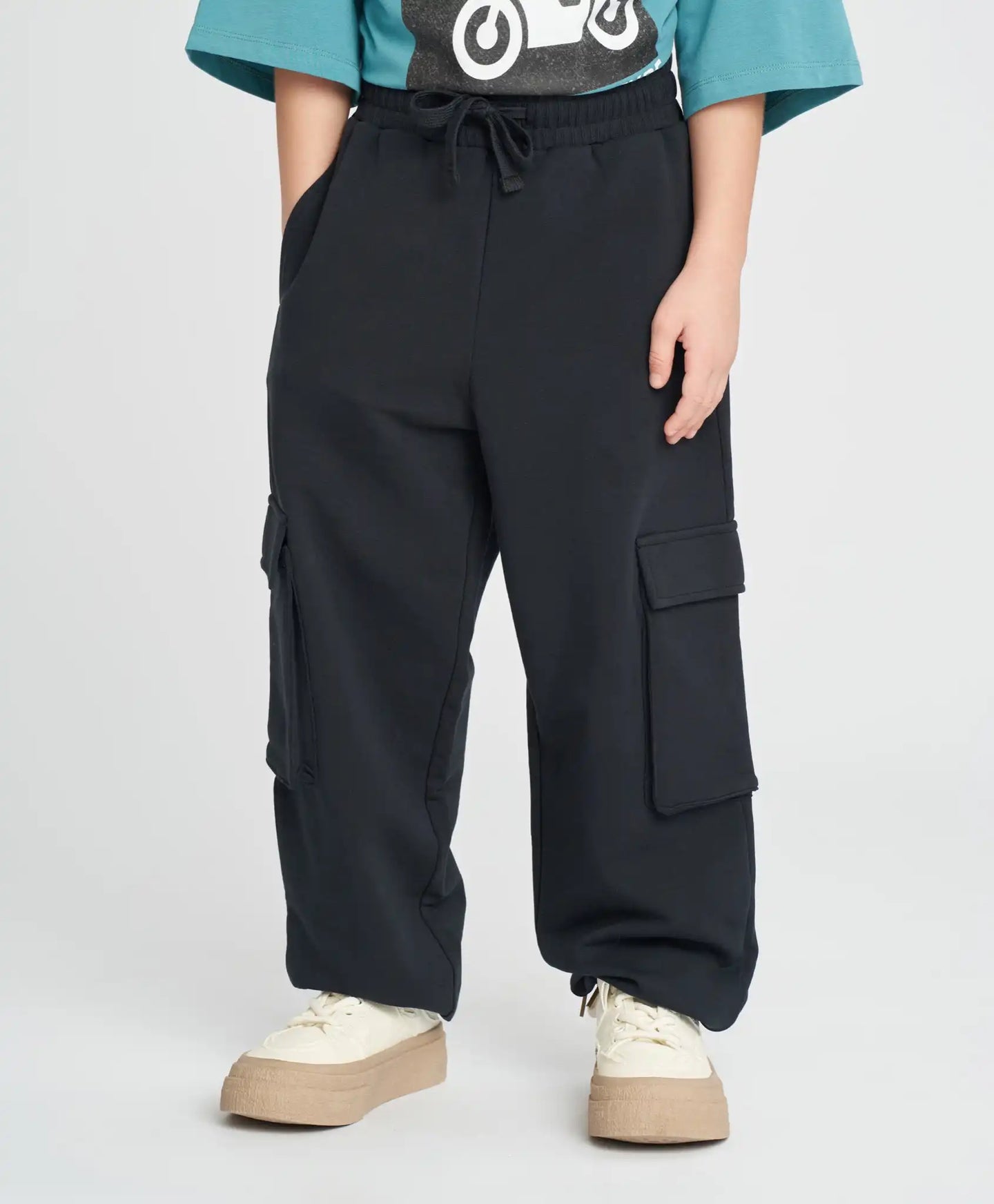 Joggeri cargo pentru copii, negri, cu buzunare, Button Blue