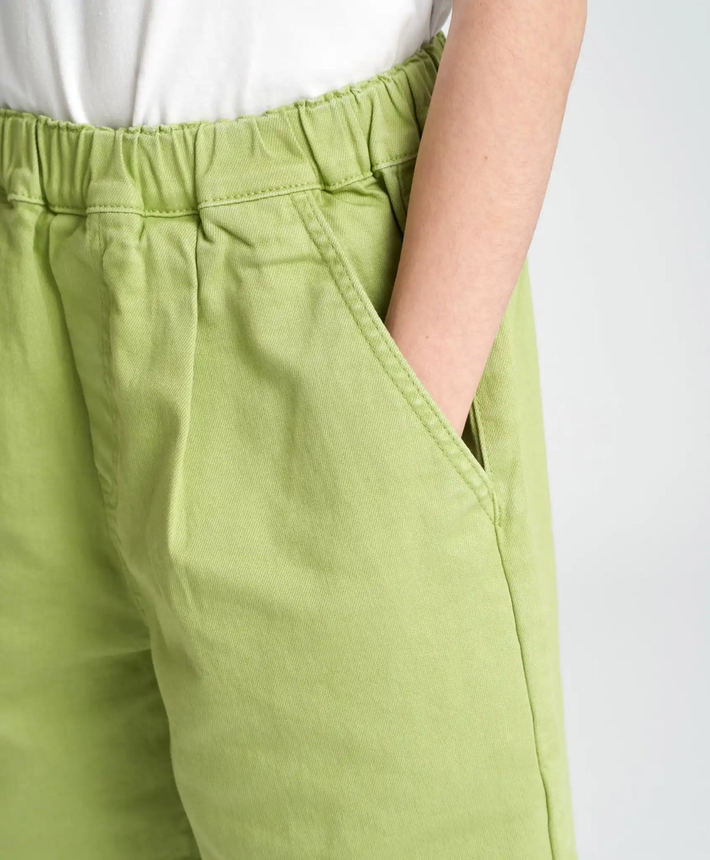 Pantaloni scurți pentru băiat, verzi, sub genunchi, cu talie elastică, Button Blue