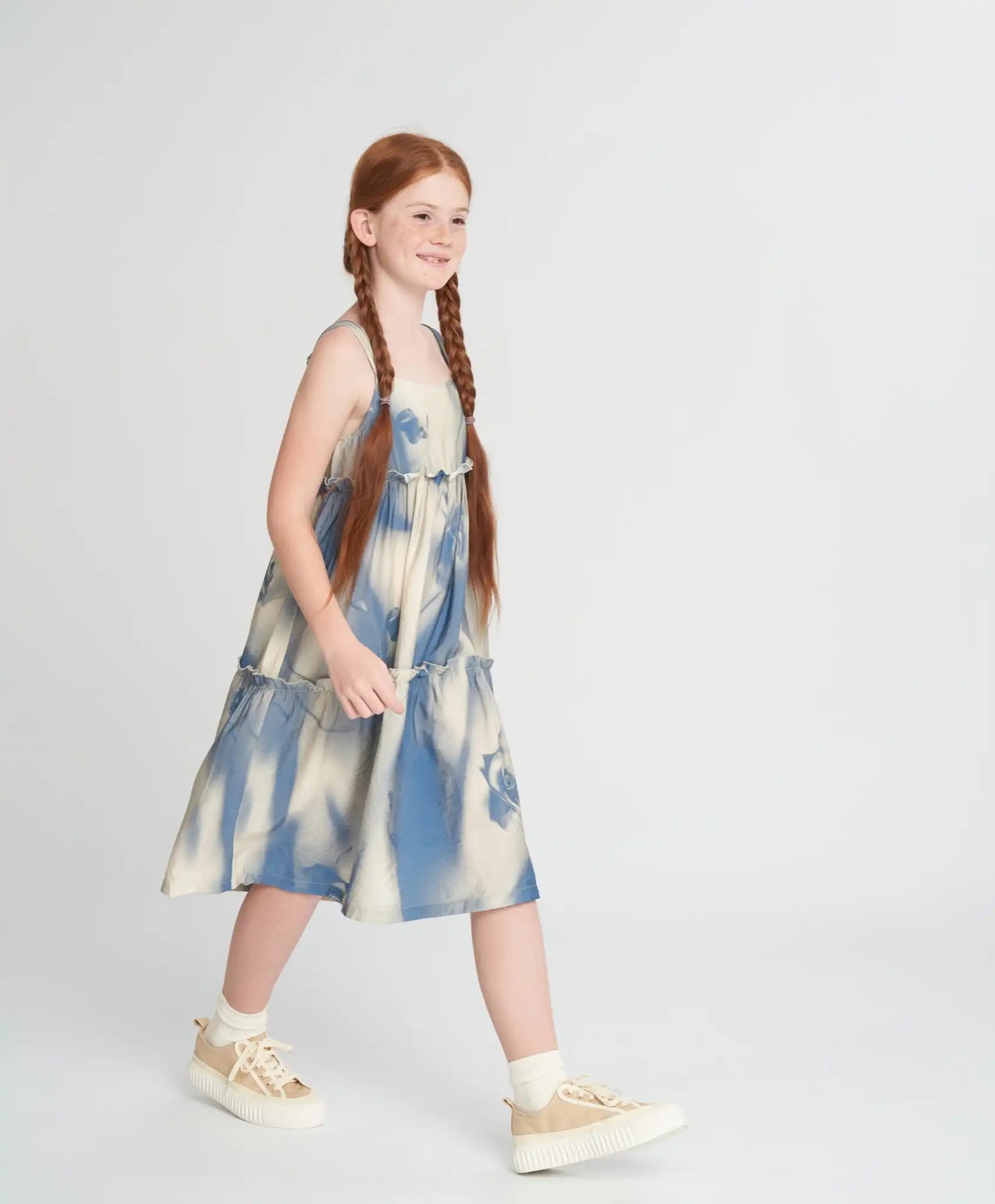 Sărafan cu bretele subțiri pentru fetiță, cu volan, multicolor Button Blue.