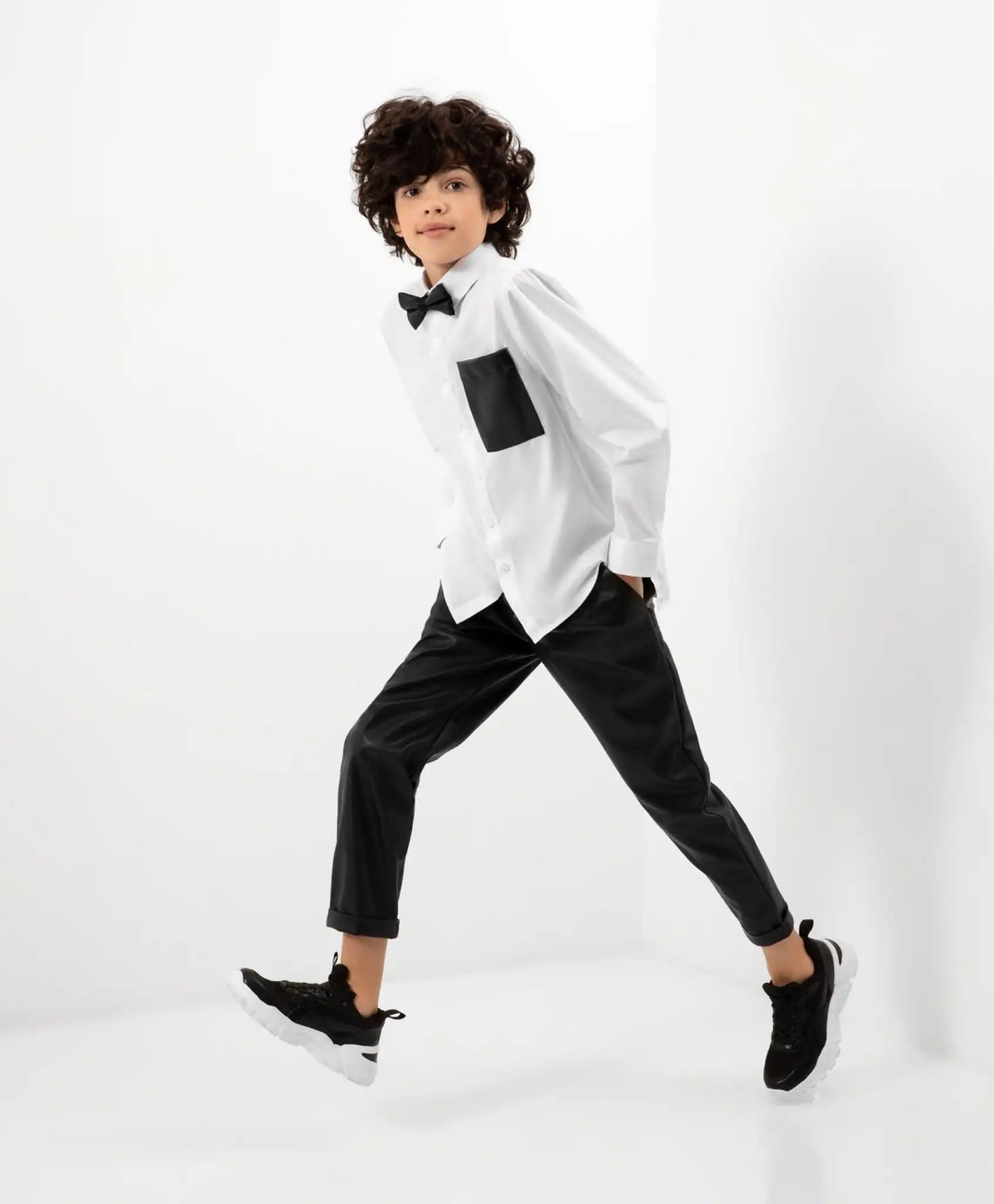 Pantaloni din piele ecologică, negri, Gulliver