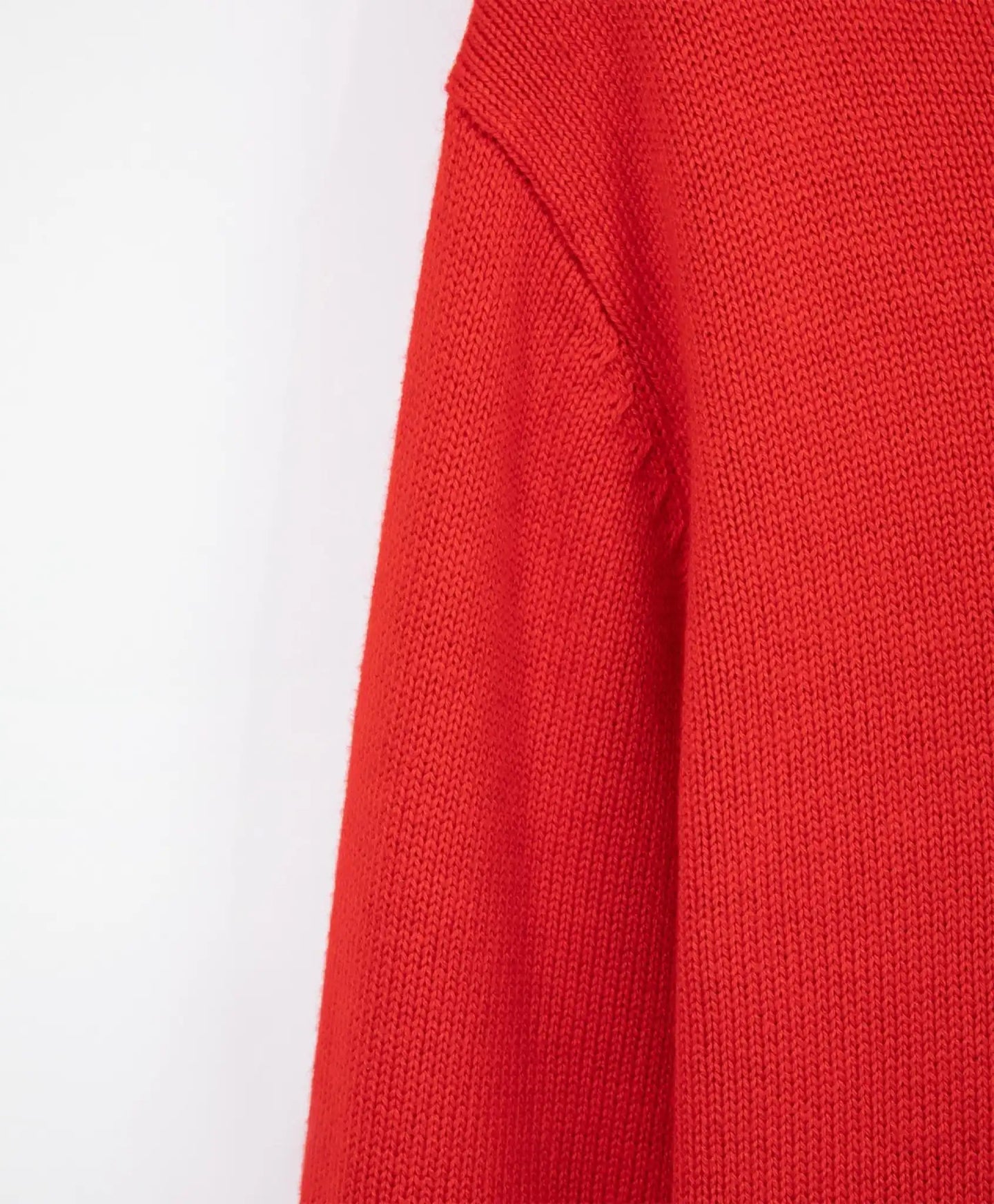 Pulover tricotat roșu, Gulliver