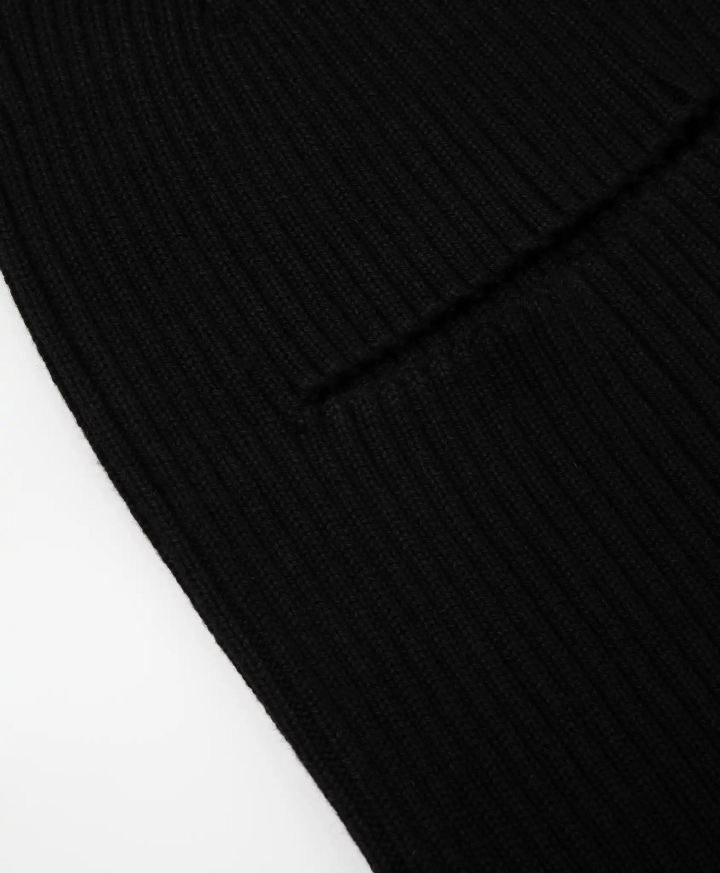 Căciulă tricotată neagră tip balaclava pentru băieți de la Gulliver