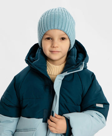 Căciulă tricotată cu tiv albastru deschis pentru copii Button Blue