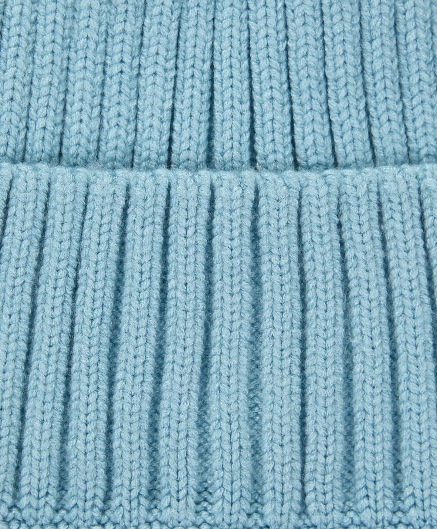 Căciulă tricotată cu tiv albastru deschis pentru copii Button Blue