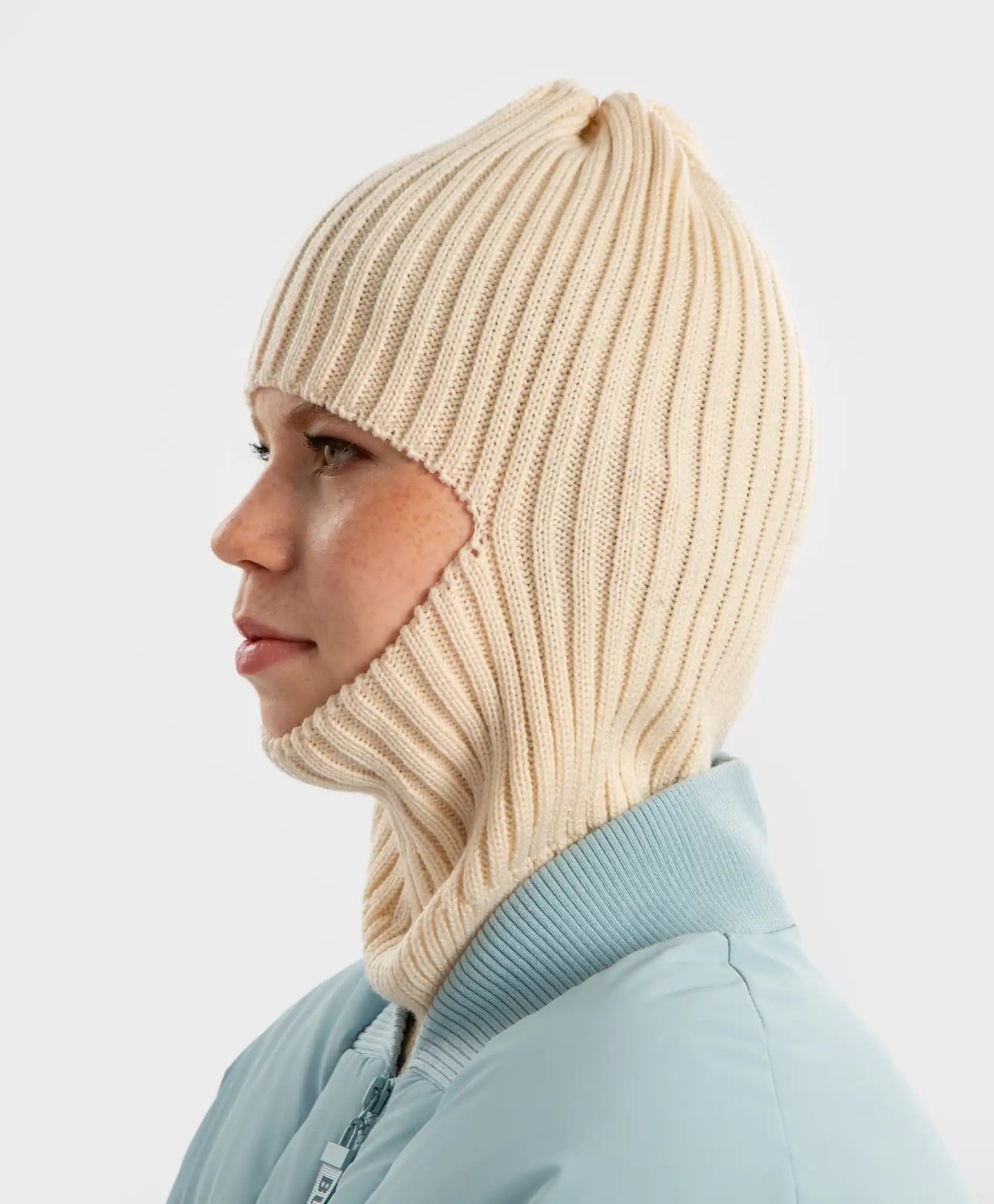 Balaclava tricotată crem pentru copii Button Blue