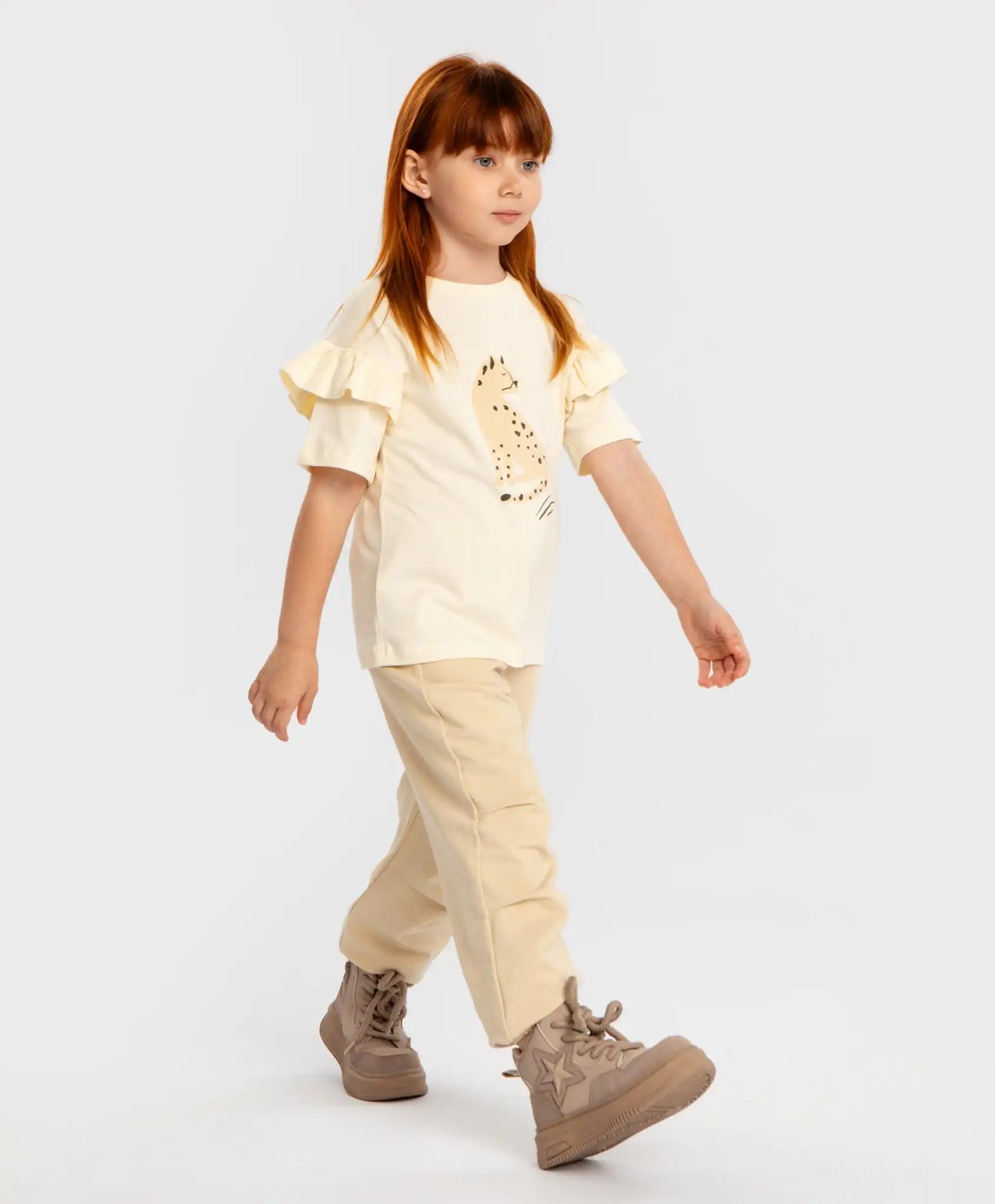 Tricou cu mâneci scurte și volan crem pentru fete Button Blue