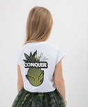 Бял скъсен топ с паднало рамо и принт Gulliver