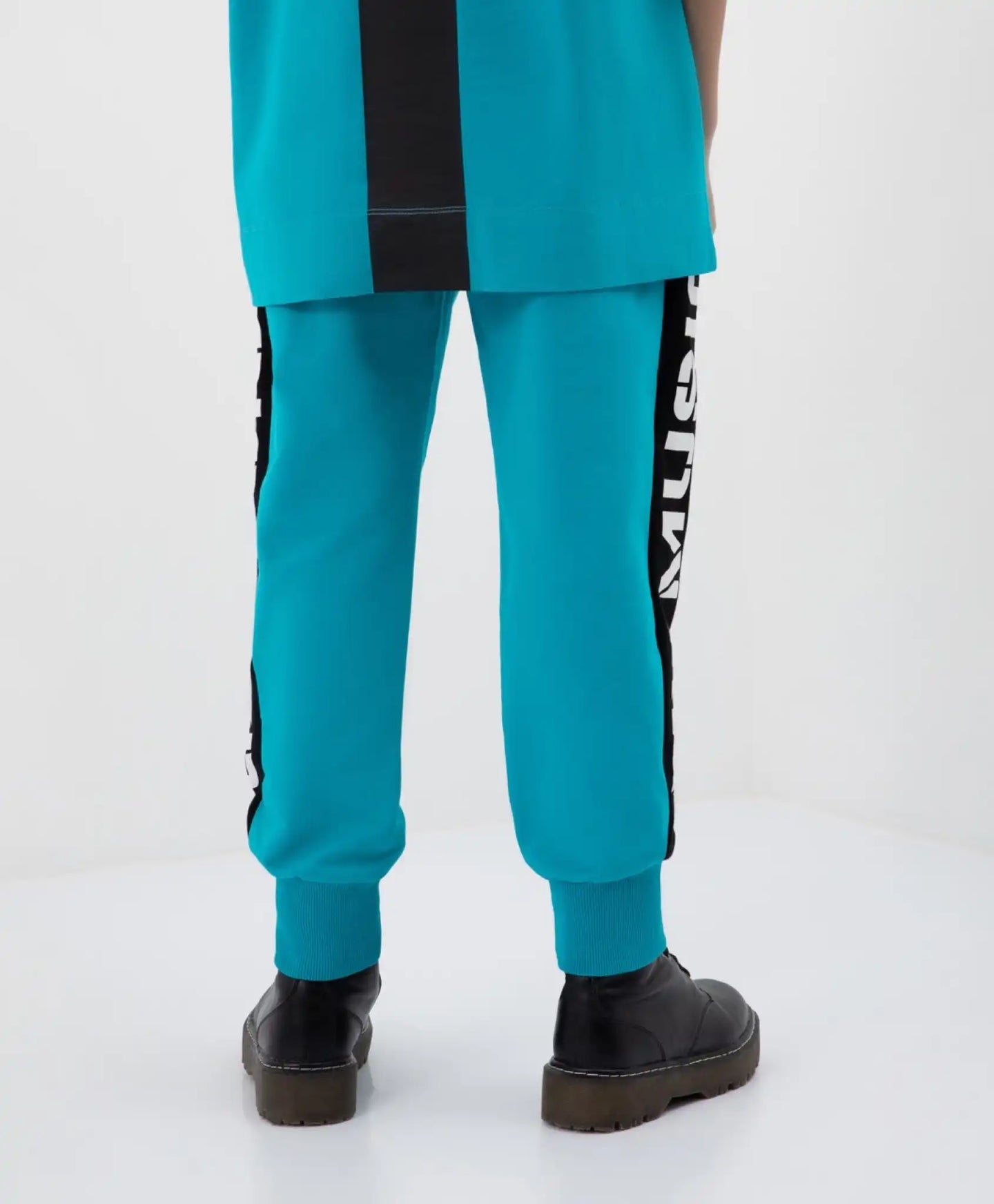 Pantaloni jogging turcoaz cu dungi și imprimeu Gulliver