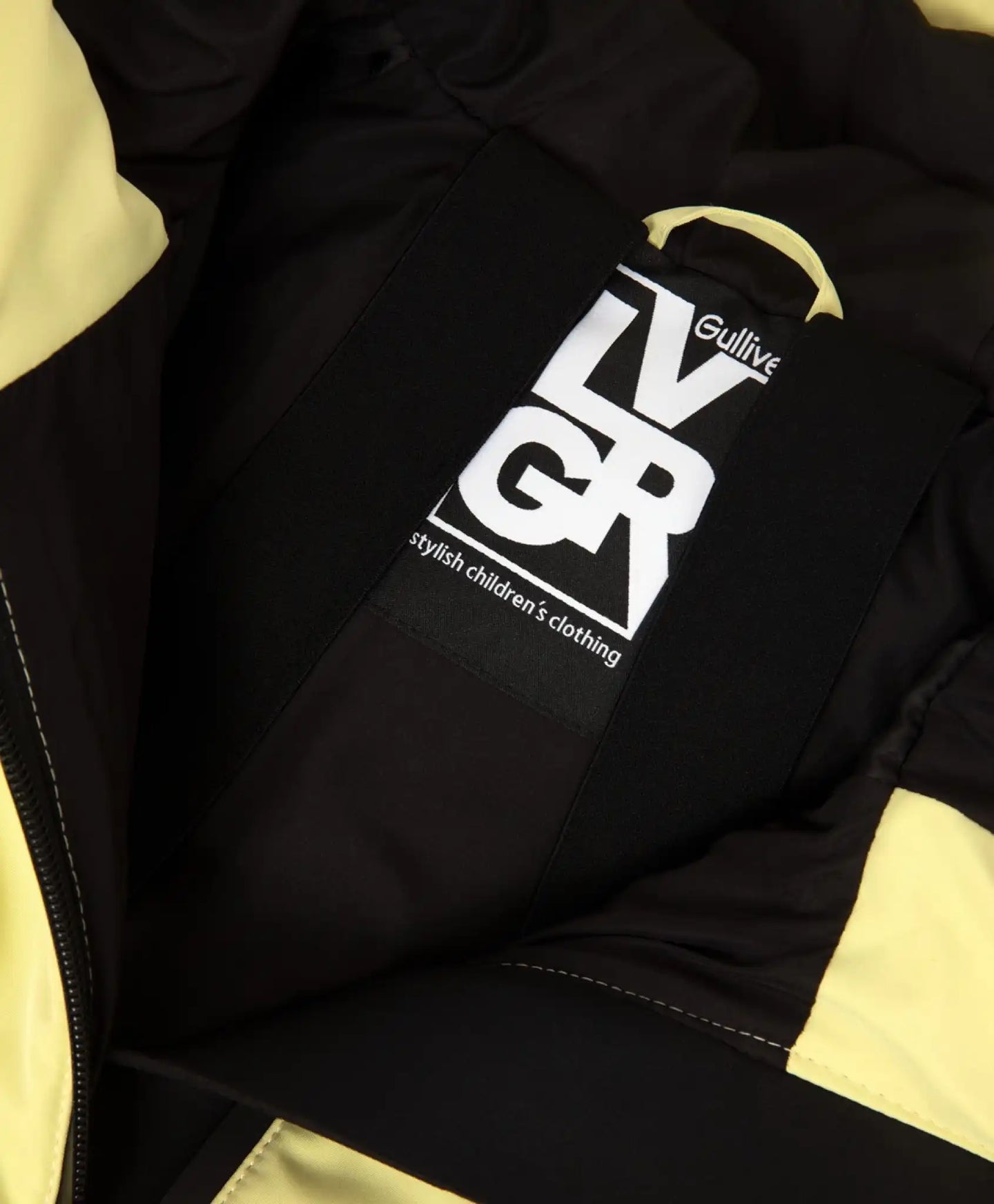 Jachetă de tranziție din pelerină mată galbenă de la Gulliver