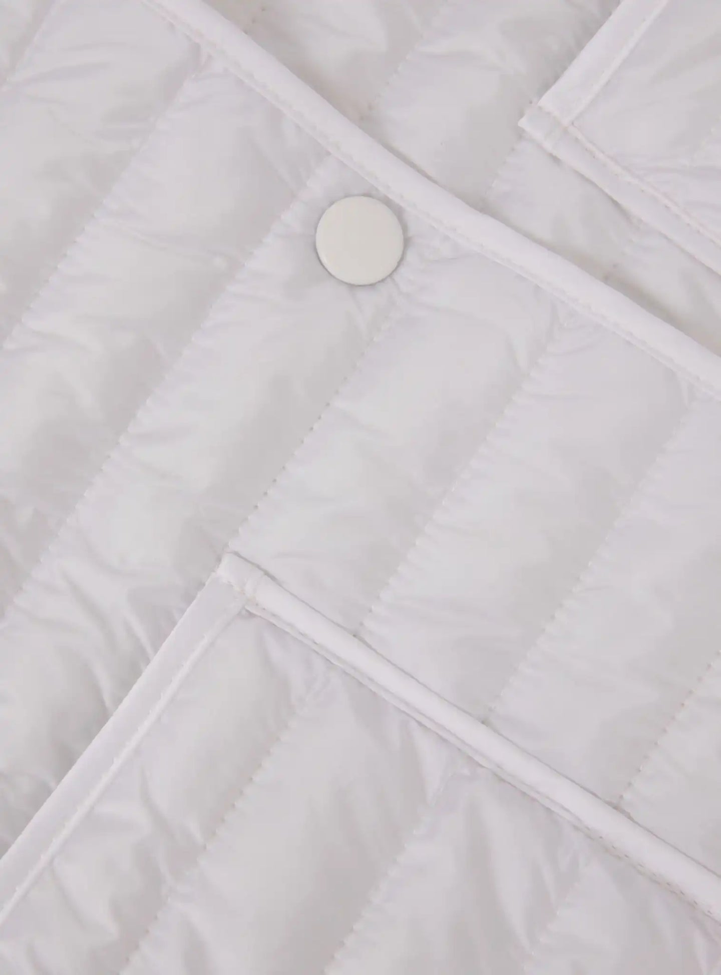 Geacă matlasată cu glugă de la Gulliver