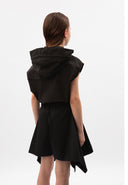 Скъсен черен елек с предно закопчаване от Gulliver