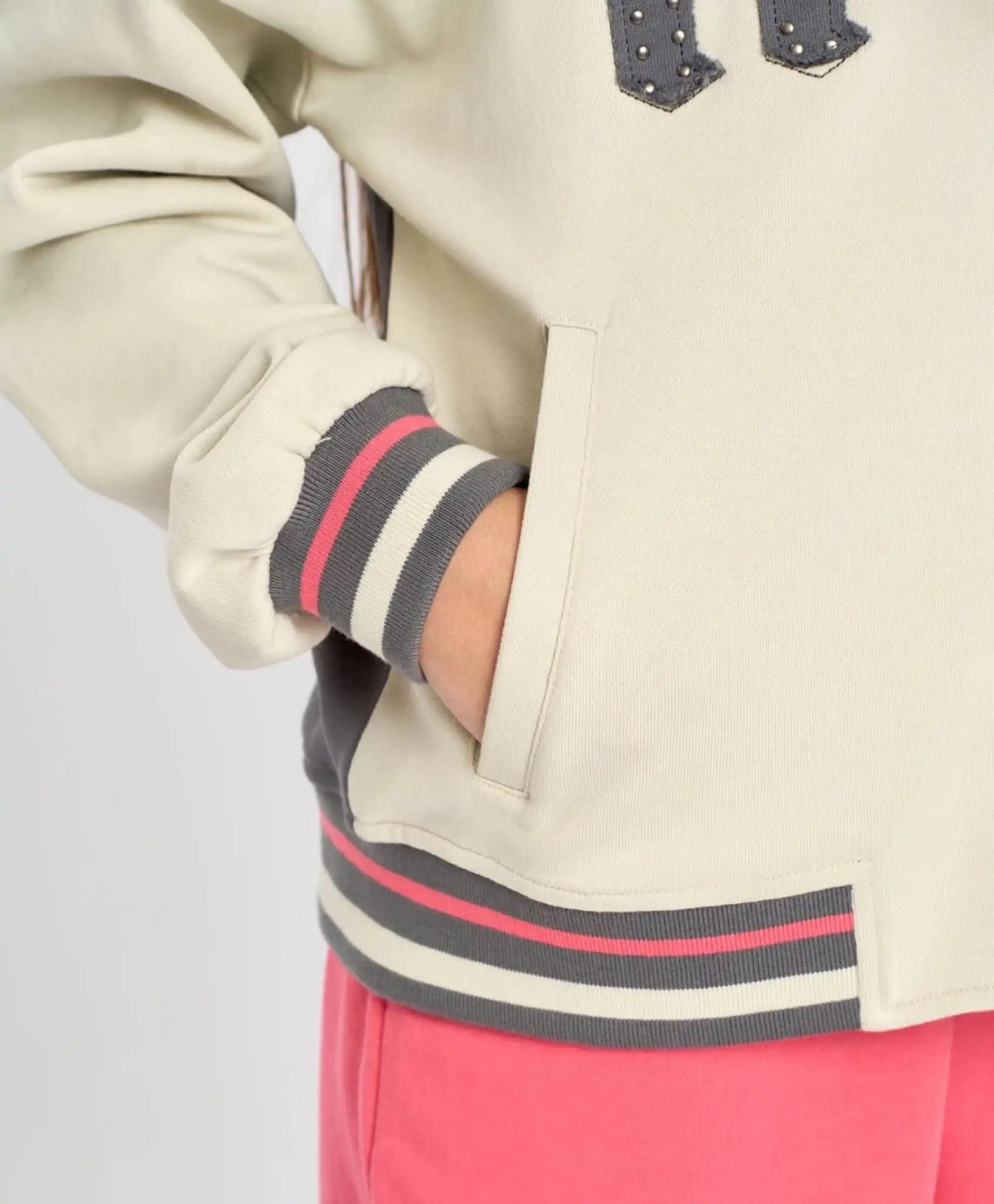 Bomber oversized cu nasturi pentru fete cu aplicație multicoloră Button Blue