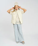 Vestă izolată pentru fată, albă, matlasată, Button Blue