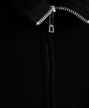 Уютен плетен пуловер с модерно и удобно закопчаване от Gulliver