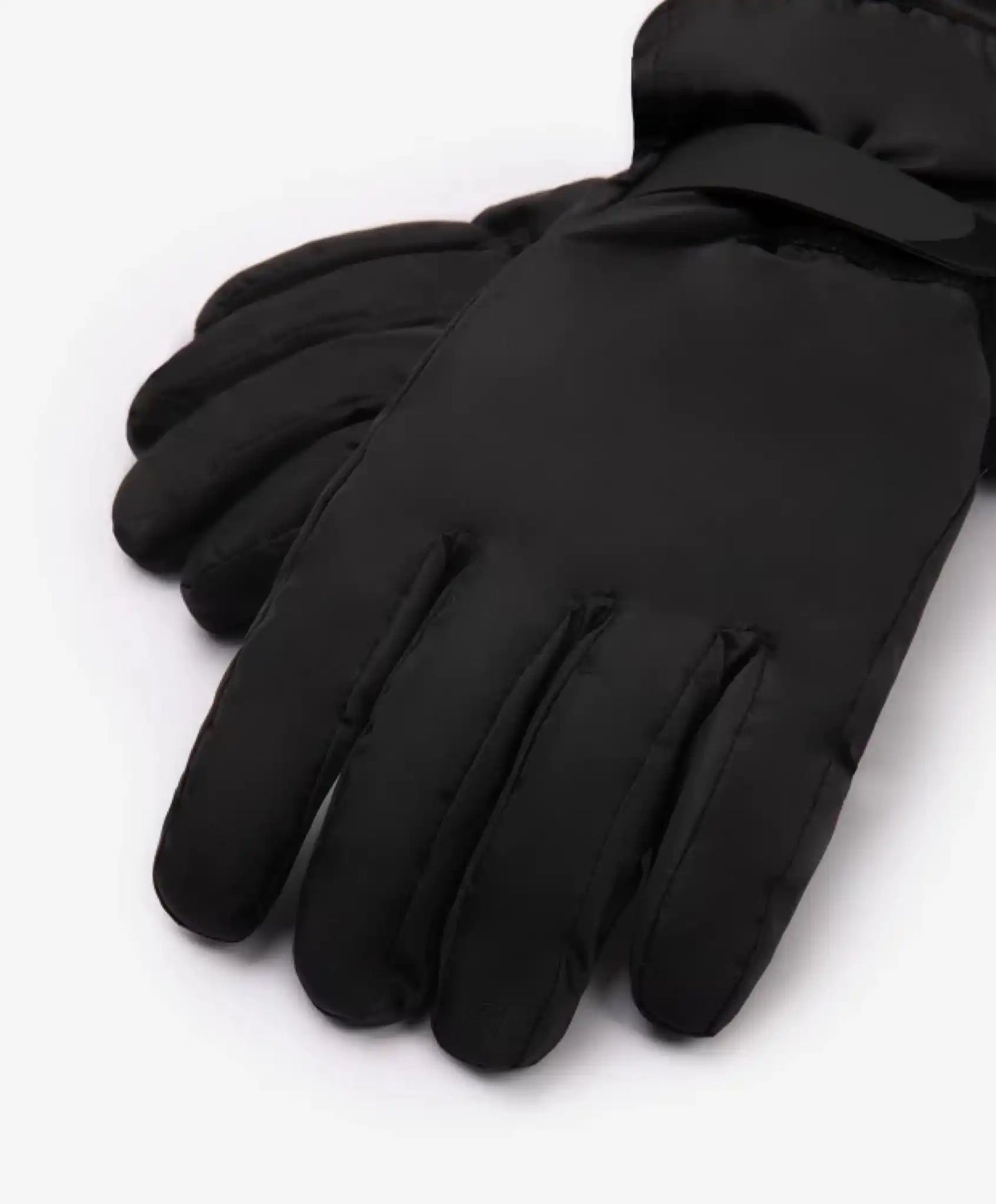 Mănuși negre de la Gulliver