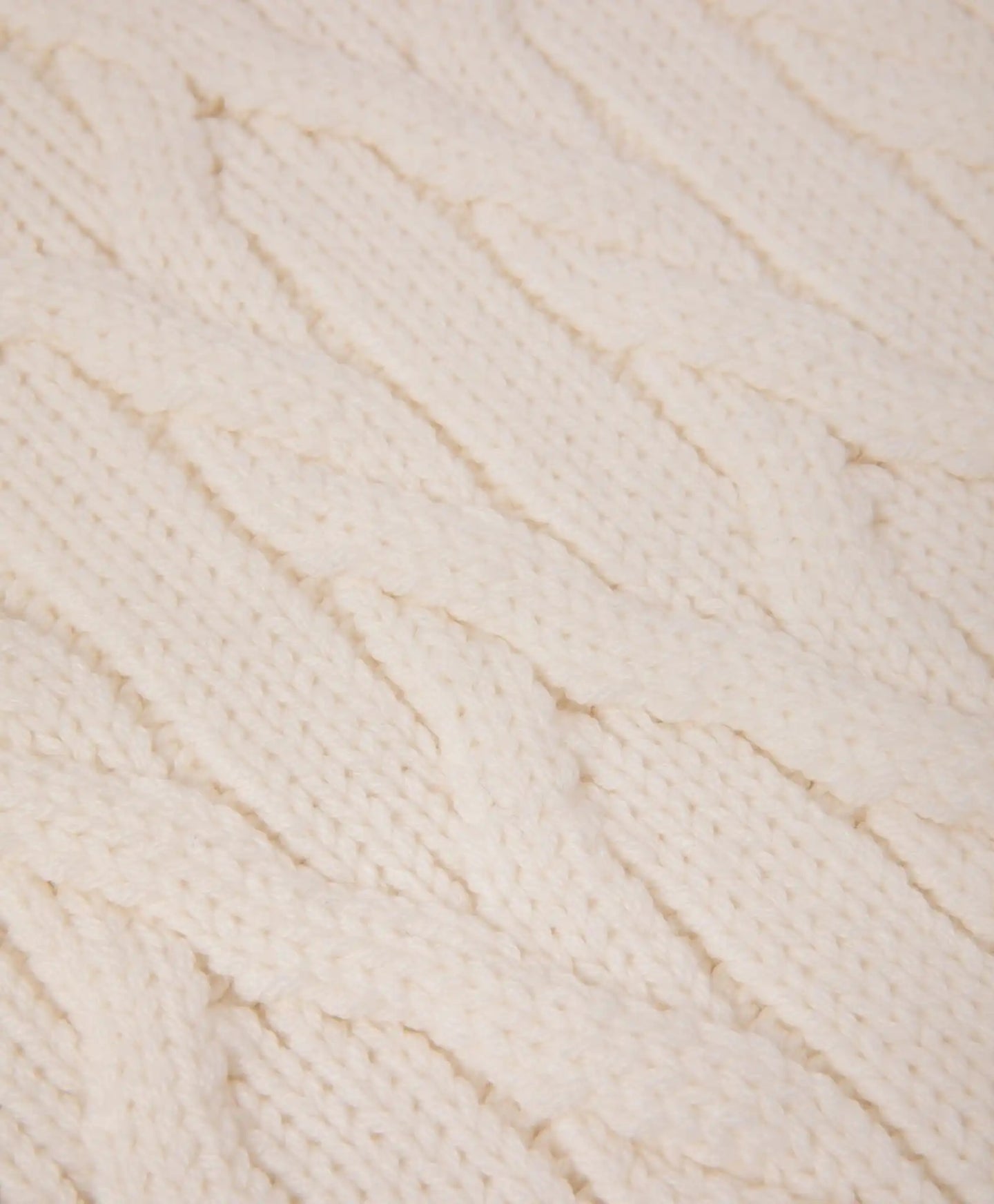 Pulover alb, Gulliver