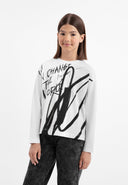 Бяла блуза с дълъг ръкав, удължен гръб и паднало рамо от Gulliver