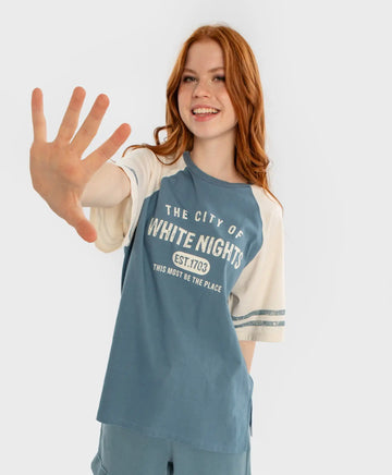 Tricou cu mâneci scurte și imprimeu reliefat multicolor pentru fete Button Blue